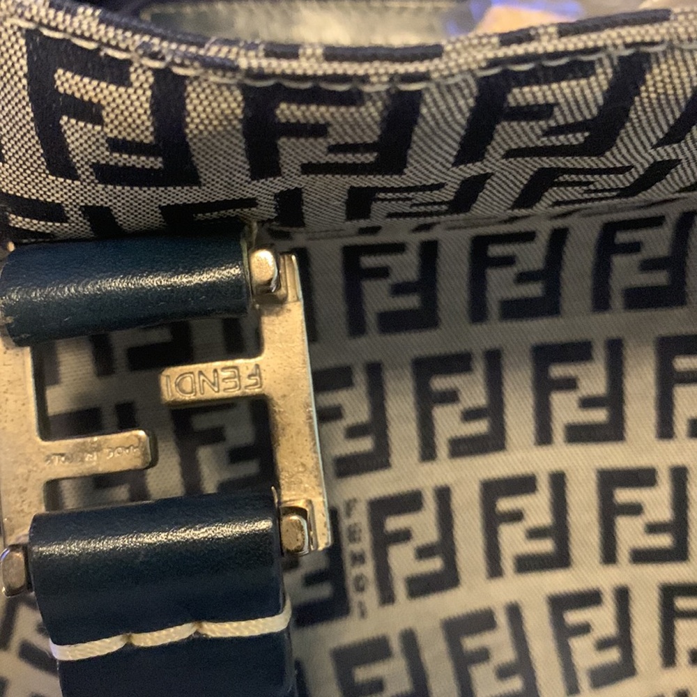 Fendi Zucchino handbag leather and canvas. - Picture 8 of 11